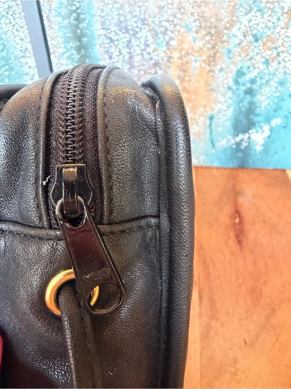 Liz Claiborne Vintage 1980’s Minimalist Mini Leather Crossbody Bag Black‎ EVC